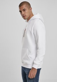 Mister Tee MILLY - Džemperis ar kapuci - white
