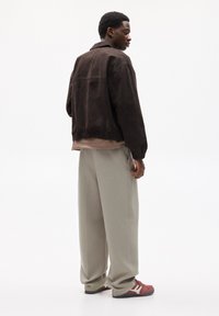 PULL&BEAR DARTED - Trousers - taupe