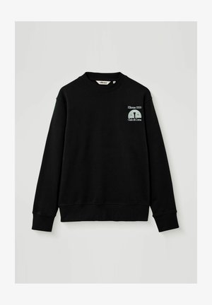 Felpa nera girocollo con maniche lunghe, piccolo testo bianco "Ellesse 1959 Club di Corsa" e logo sul petto in alto a sinistra.