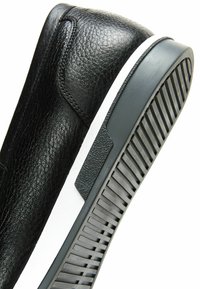 Derimod Instappers - black