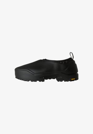 The North Face BASE CAMP WP MULE - Loafers - tnf black tnf black