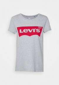 Grå bomulds t-shirt med et stort rødt Levi's-logo på tværs af brystet, med en klassisk rund halsudskæring og korte ærmer.