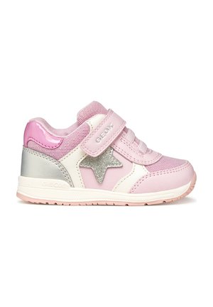 Sneaker rosa per bambino con dettaglio a stella argento, strap con Velcro, materiali in mesh e sintetico, e suola bianca.