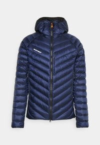 Unselected, marine black