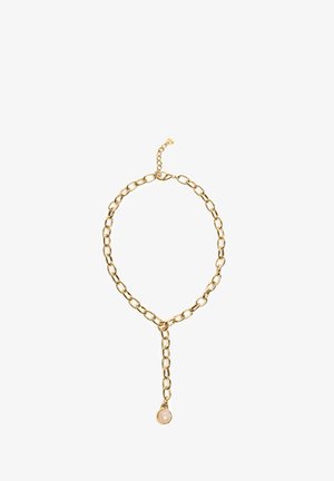 Złoty łańcuszek z owalnymi ogniwami, ozdobiony zawieszką w kształcie kropli z gładkim, jasnoróżowym kamieniem. Regulowane zapięcie z tyłu.