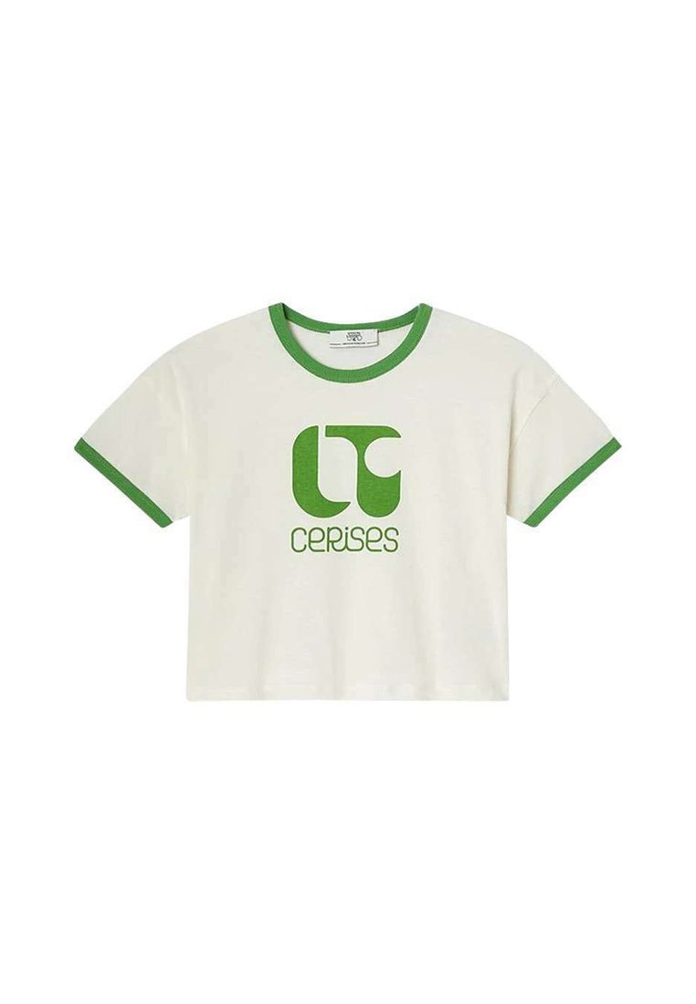 T-shirt blanc coupé avec un col et des ourlets de manches en ribbed verts. Présente un grand imprimé graphique vert avec le mot "Cerises" sur le devant.