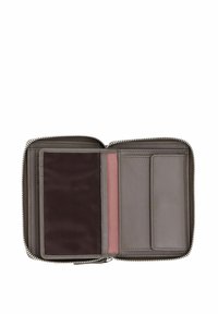 Portefeuille gris en cuir avec fermeture à glissière, ouvert, montrant plusieurs fentes pour cartes et une fenêtre d'identification en maille sombre sur fond blanc.