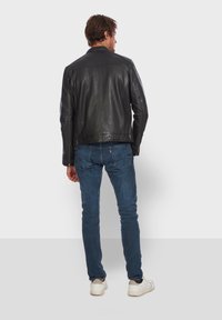 Oakwood MANAGER 6 - Chaqueta de cuero - black