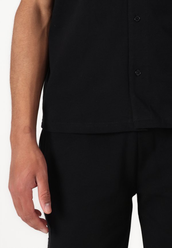 FINITA SET - Shorts2