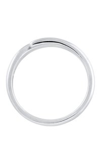 Silberner Ring mit einer glatten, runden Form. Verfügt über eine leichte Vertiefung auf einer Seite, was ein minimalistisches Design mit einer polierten Oberfläche schafft.