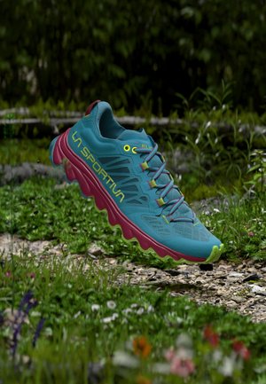 La Sportiva HELIOS III WOMAN - Trail tekaški čevlji - topaz/red plum