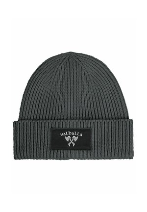 Dunkelgraue gerippte Strickmütze mit umgeschlagenem Bündchen, die ein schwarzes Patch mit der Aufschrift "Valhalla" und zwei gekreuzten Wikingeräxten zeigt.