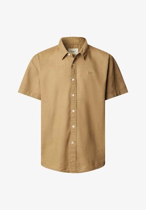 Chemise beige à manches courtes avec col, boutons blancs à l'avant et logo brodé subtil sur la poitrine gauche.
