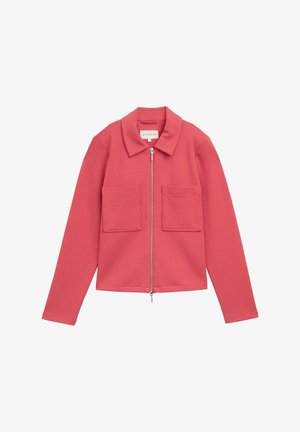 Giacca rosa con zip realizzata in tessuto testurizzato, dotata di un collo e due tasche anteriori a toppa.