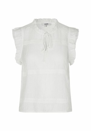 Bluză albă fără mâneci cu umeri cu volane, guler mic cu volane și șnur frontal la decolteu, dintr-un material ușor, texturat.