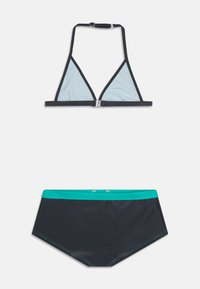Crni i svijetloplavi bikini set. Triangularni top s podešivim trakama i kopčanjem; donji dio s tirkiznom gumenom trakom i pertlanjem. Glatka tkanina.