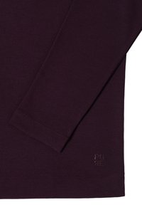 Fialová košile s dlouhými rukávy vyrobená z hladké látky, s kulatým výstřihem a malým raženým logem na lemu. Minimalistický design.