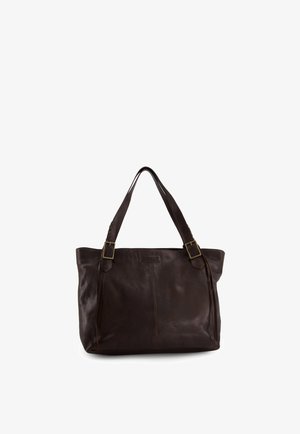 Donkerbruine leren shopper met dubbele banden met messing gespen, gladde textuur en subtiele voorste stiksels.