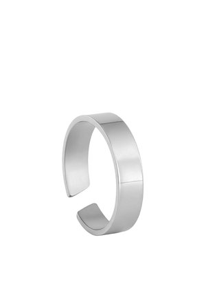 Silberfarbener, breiter, glatter Metallring mit offenem Design, geeignet zum Tragen an Finger oder Zehen.