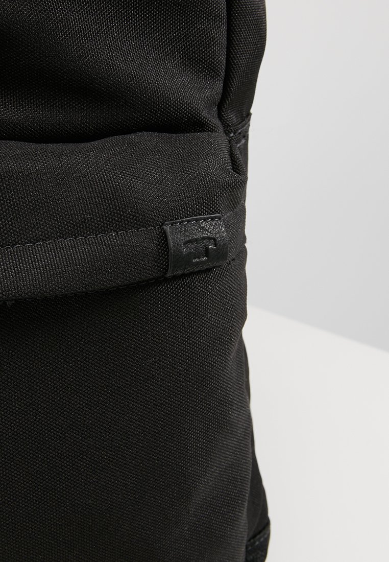 TOM TAILOR SIMON Ryggsäck blacksvart Zalando.se TOM TAILOR SIMON Ryggsäck blacksvart Zalando.se