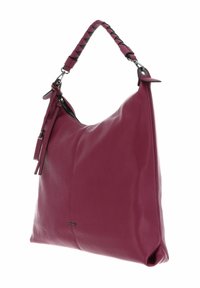 Sac à main en cuir rose foncé, de style hobo avec une bandoulière tressée. Dispose d'une fermeture éclair unique avec un détail en forme d'étiquette, surface douce et texturée.
