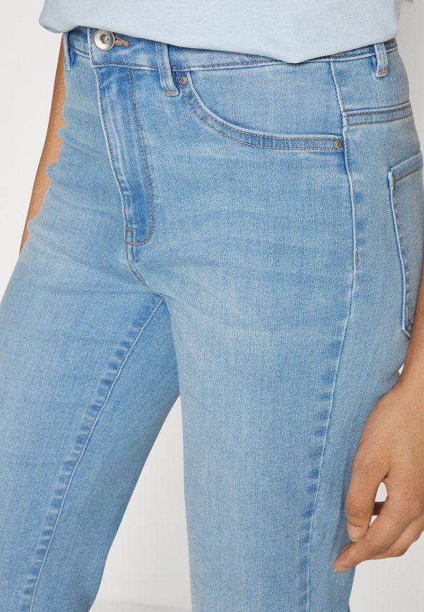 ONLROSE RETRO FLARED  - Bootcut jeans3