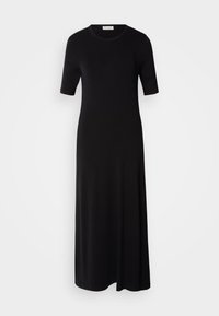 Robe midi noire à manches courtes, col rond, taille ajustée et tissu doux, présentée sur un fond blanc uni.