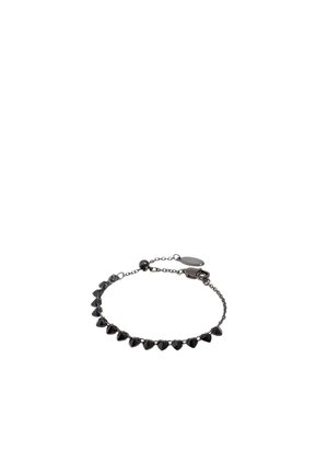 La pulsera de metal negro presenta piedras preciosas triangulares a lo largo de una cadena, con un cierre ajustable y un diseño liso y elegante.