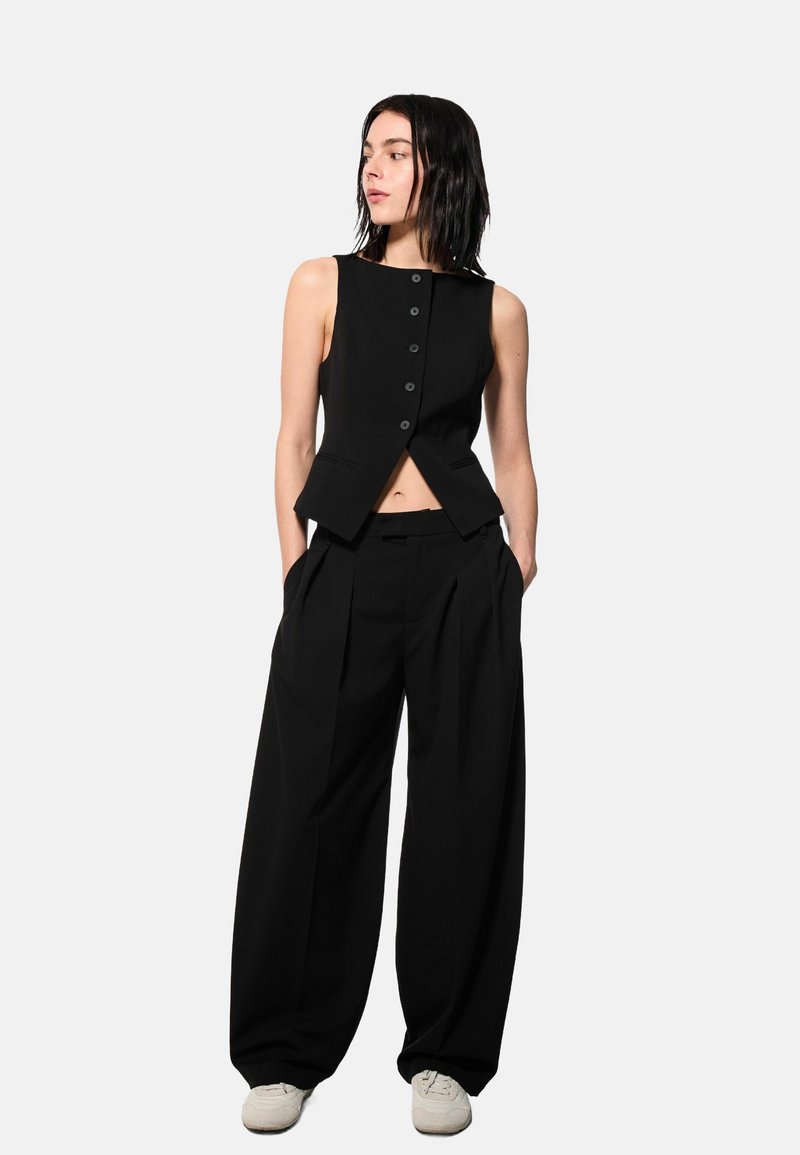Bershka - TAILORED BALLOON - Trousers - black, Enlarge