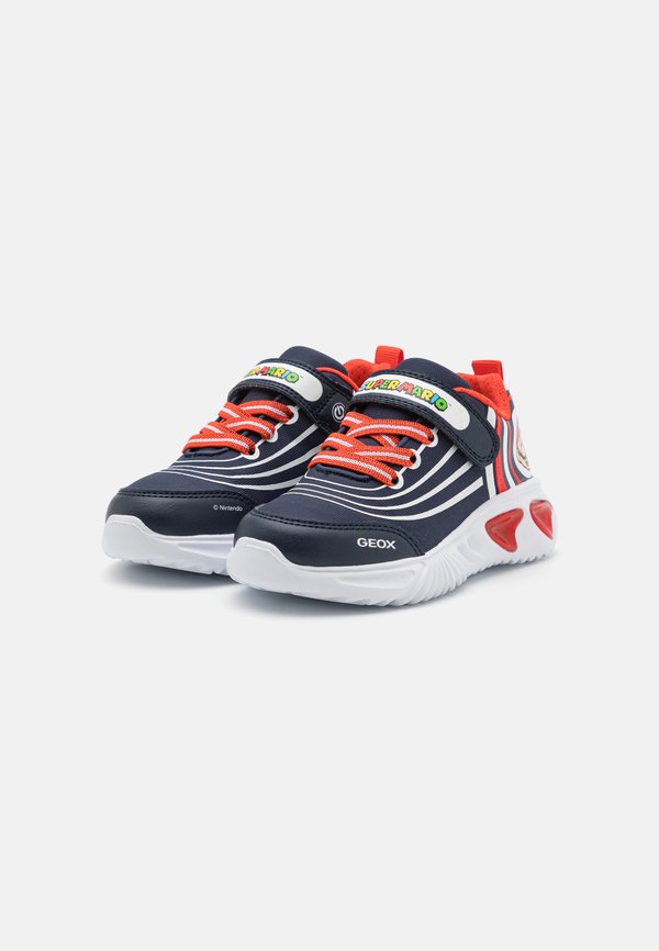 LIGHT UP NINTENDO SUPER MARIO ASSISTER BOY - Trainers2