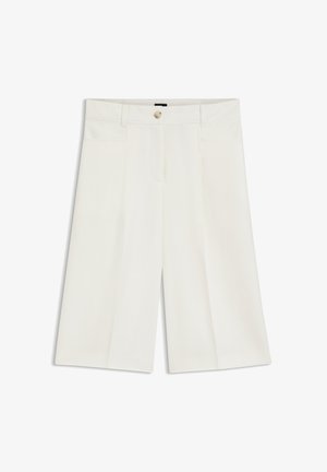 Witte op maat gemaakte knielange shorts met riemlussen, knoop aan de voorkant en centrale plooien.