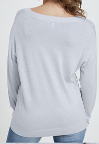 b.young Stickad tröja - light blue