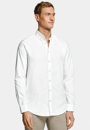 Weißes Langarmhemd mit button-down Kragen, sichtbare Stoffstruktur, mit Knopfleiste und abgerundetem Saum.