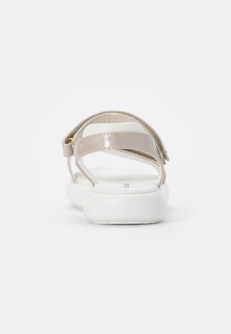 Kinder Riemchensandalen | Calvin Klein Jeans Riemensandalette beige/goldfarben - XS30825 Kinder Riemchensandalen | Calvin Klein Jeans Riemensandalette beige/goldfarben - XS30825