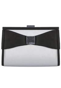 Pochette en matériaux synthétiques noirs et argentés. Présente un détail nœud et une fermeture à pince métallique. Texture lisse avec un design élégant.