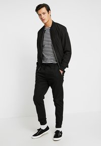 Solid SDSLIM SLIM FIT - Bukser - black