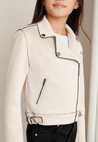 Lipsy REGULAR FIT - Jacka i konstläder - cream