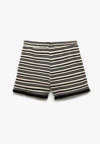 Pantalones cortos con un patrón de rayas horizontales en blanco y negro alternas, con un dobladillo deshilachado y una cintura elástica para mayor comodidad.