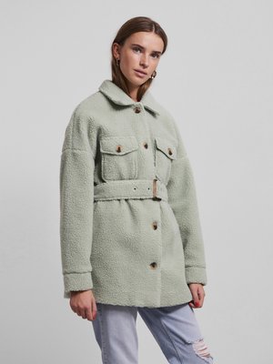 PCFERNANDA SELMA JACKET - Winter coat - silt green