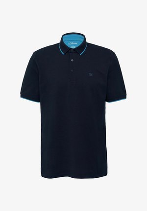Marineblauw polohemd met korte mouwen, lichtblauwe bies aan kraag en mouwen, drie knopen en een klein logo op de borst.