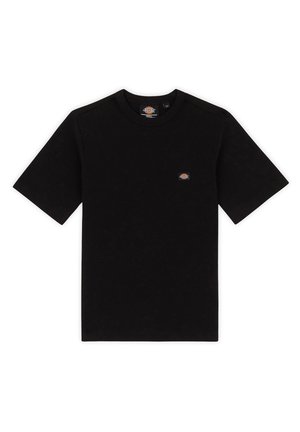 Zwarte katoenen t-shirt met een ronde hals en korte mouwen. Bevat een klein merkimago op de linkerkant van de borst. Rechte pasvorm.