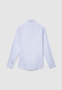 Hellblau gestreiftes Hemd aus Baumwolle. Lange Ärmel, spitzer Kragen, Knopfmanschetten und ein abgerundeter Saum. Glatte Textur mit dezentem Muster.
