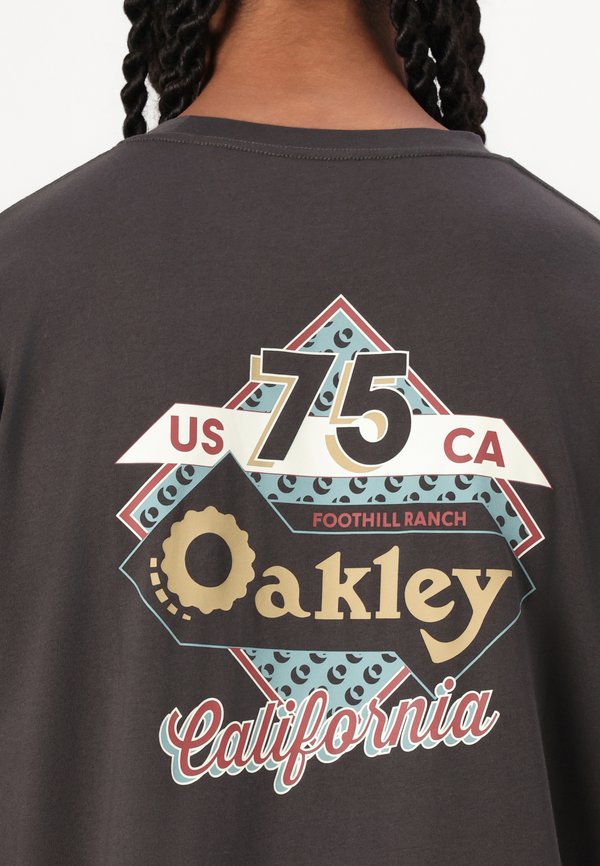 NEW RETRO TEE TRIANGLE - Print T-shirt2