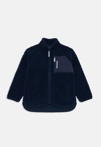 Dunkelblaue Fleecejacke mit einem Reißverschluss vorne, ausgestattet mit einer einfarbigen, dunkelblauen Brusttasche und strukturiertem Stoff. Reguläre Passform mit langen Ärmeln.