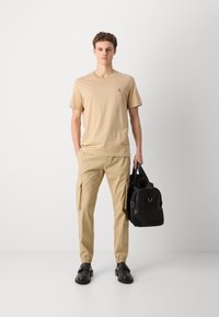 Calvin Klein Jeans MONOLOGO 2 PACK - Pamata T-krekls - travertine/bright white