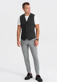 Ombre CHECKED WITH COLLAR - Chaleco de traje - graphite