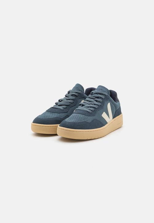 Veja Zapatilla de niño, colaboración con Milk, modelo V-90 en cuero Azul Cielo — foto 2