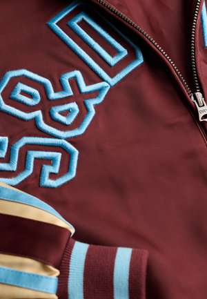 Superdry & Co, SUPERDRY SUIKA TRACK JACKET.. - Sudadera con cremallera - andorra burgundy multi