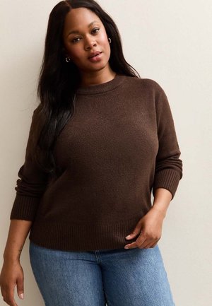 CURVES CREW NECK - Strickpullover - dark brown