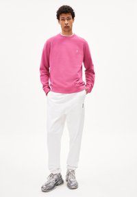 ARMEDANGELS BAARO COMFORT - Sweatshirt - crushed berry